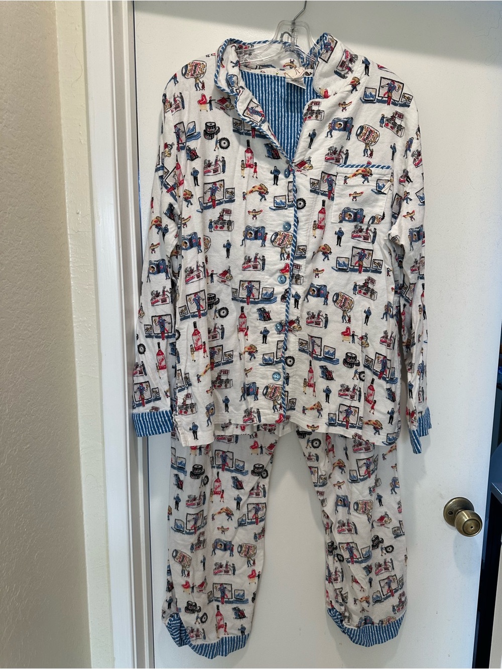 munki munki White Pajama Set with Blue Trim and Multi-Color Print Size XL